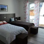 Bed & Breakfast Gaestehaus Am Hochsimmer Ettringen (Rhineland-Palatinate)