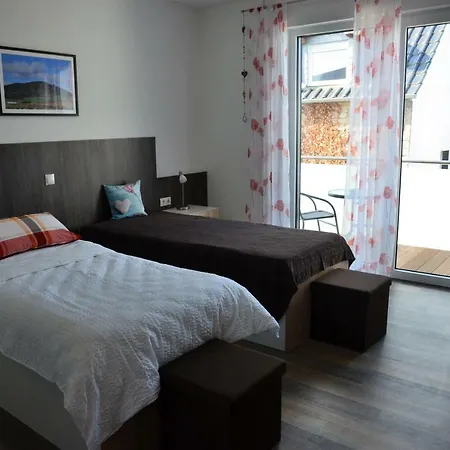 Oda ve Kahvaltı Gaestehaus Am Hochsimmer Ettringen (Rhineland-Palatinate)