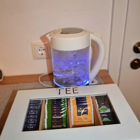 Gaestehaus Am Hochsimmer B&B Ettringen (Rhineland-Palatinate)