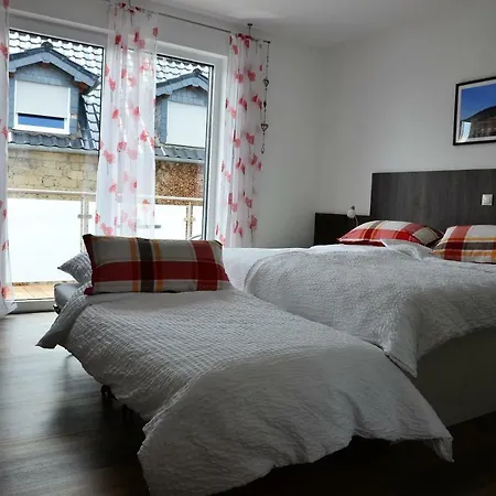 Bed & Breakfast Gaestehaus Am Hochsimmer Ettringen (Rhineland-Palatinate)