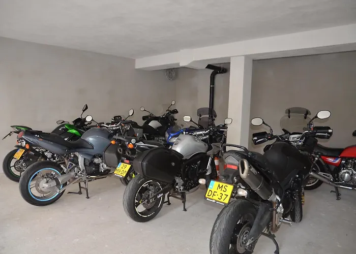 Gaestehaus Am Hochsimmer לינה וארוחת בוקר 3*