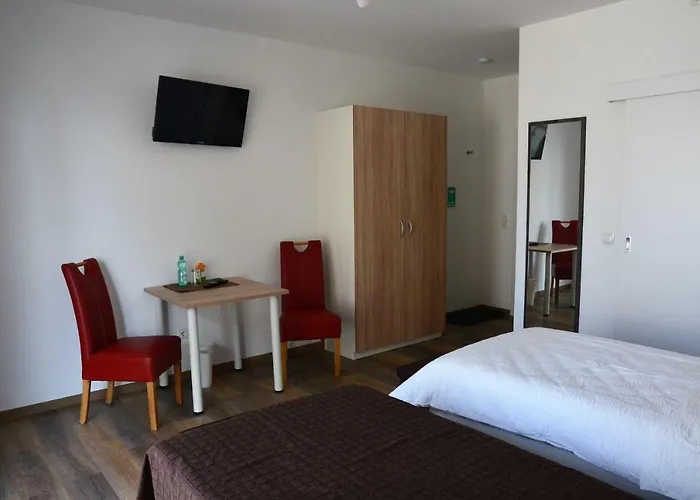 Gaestehaus Am Hochsimmer לינה וארוחת בוקר Ettringen (Rhineland-Palatinate)