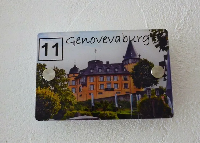 לינה וארוחת בוקר Gaestehaus Am Hochsimmer Ettringen (Rhineland-Palatinate)