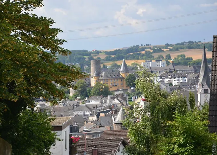 לינה וארוחת בוקר Gaestehaus Am Hochsimmer Ettringen (Rhineland-Palatinate)